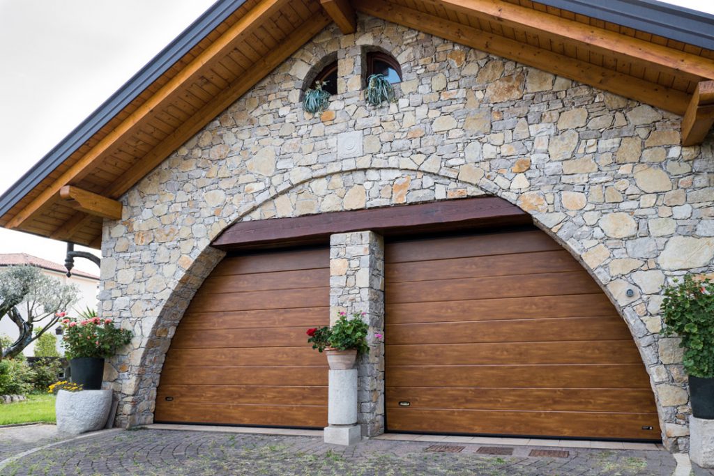 Porta da garage sezionale.