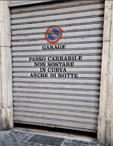 garage stretto in centro a Roma