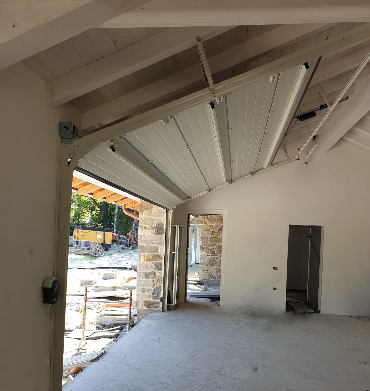 portoni sezionali - portone in apertura