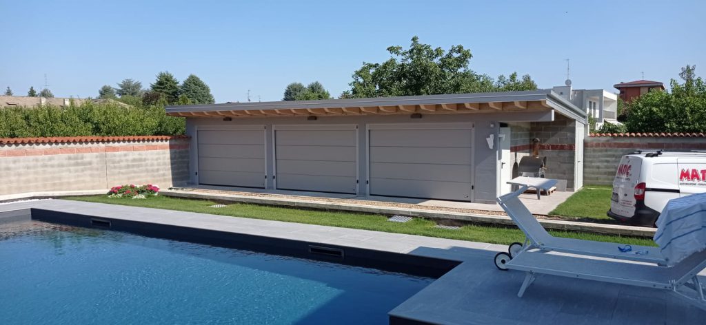 Porte sezionali per garage bianche Aprico.