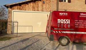 ingresso atuomatico e furgone rosso consorziato Rossi Tech